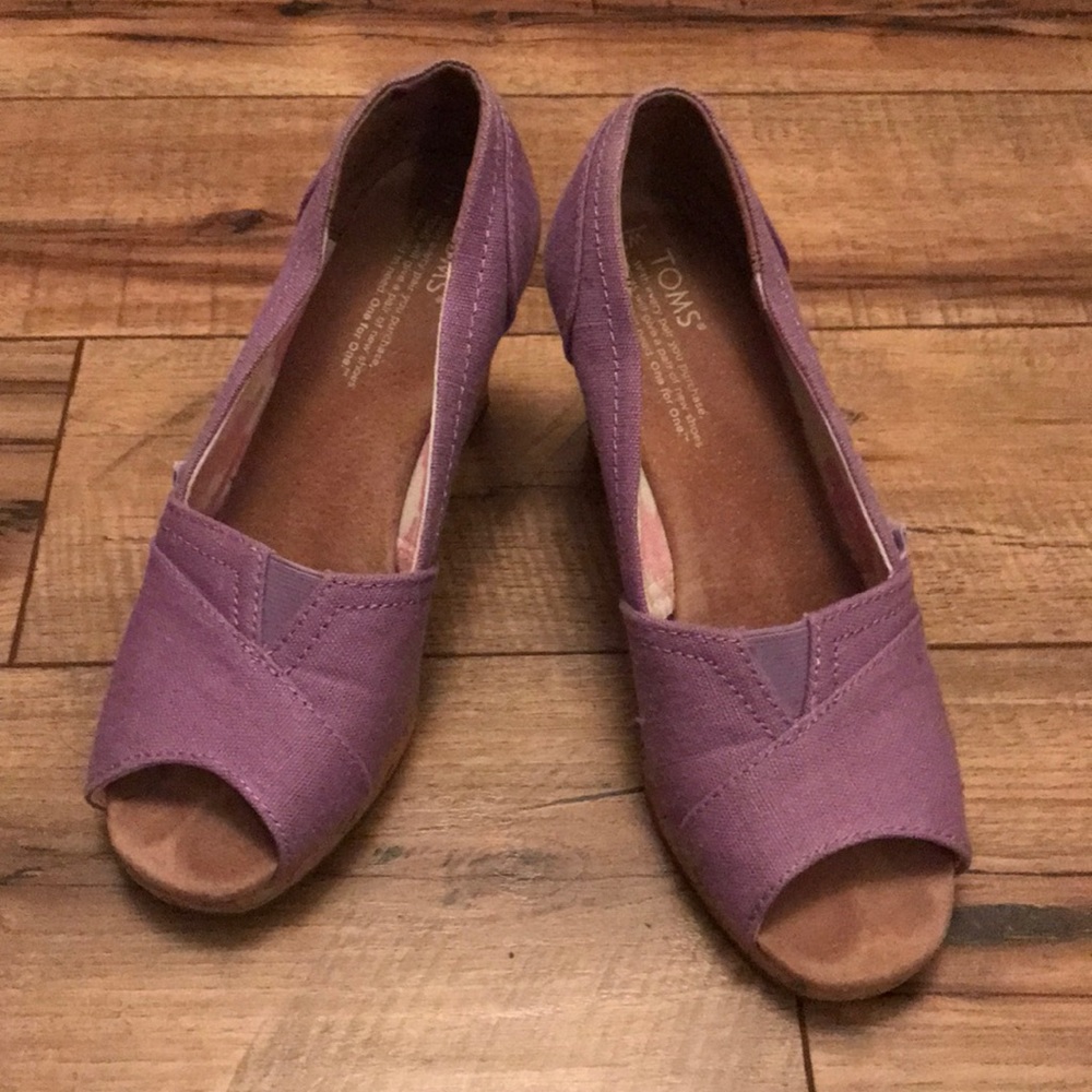 Toms peep-toe lavender wedges